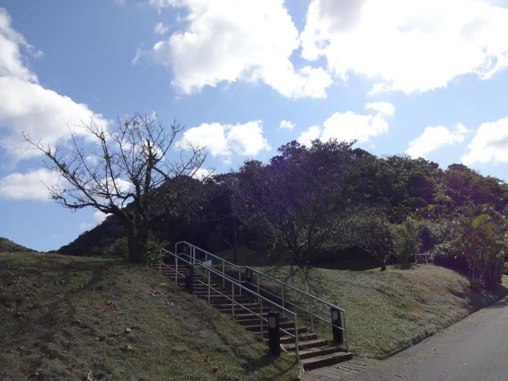 Motobu Green Park And Golf Course Eksteriør billede