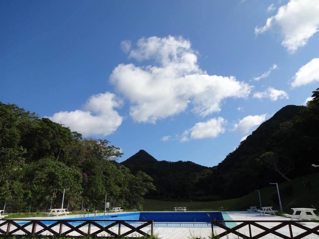 Motobu Green Park And Golf Course Eksteriør billede